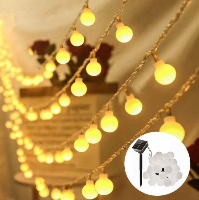 Solar LED Christmas Lantern – Festive outdoor lighting 🎄✨